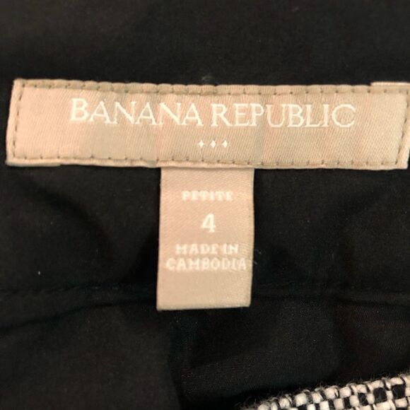 Banana Republic skirt  - Picture 3 of 6